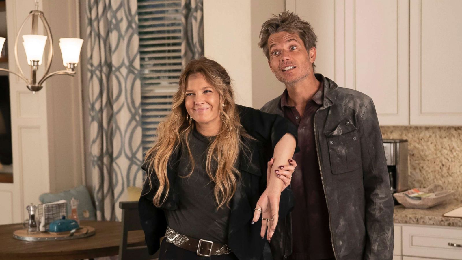 PHOTO: Drew Barrymore and Timothy Olyphant in a scene from the "Santa Clarita Diet."