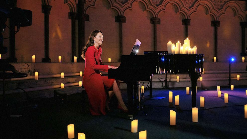 Duchess Kate dazzles on piano during Christmas concert - ABC News