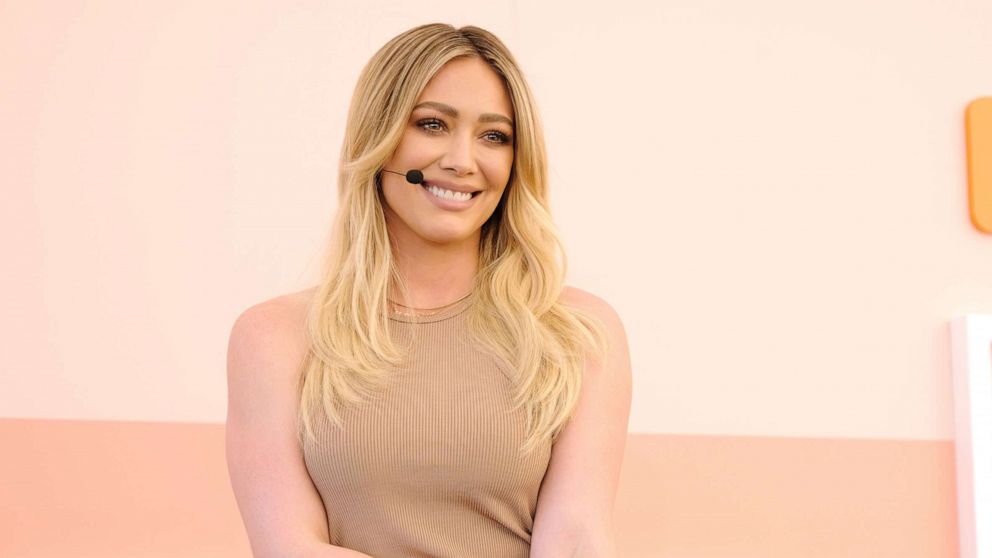VIDEO: Hilary Duff and 'Lizzie McGuire' costars reunite for virtual table read  