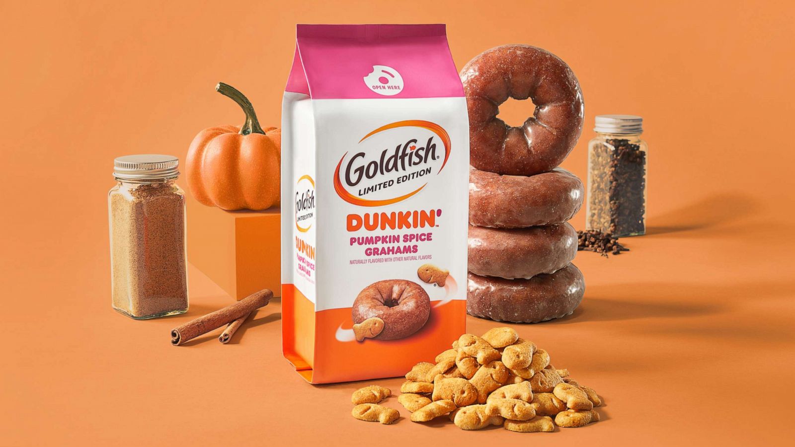 PHOTO: Goldfish teamed up with Dunkin' to create limited-edition pumpkin spice graham crackers.