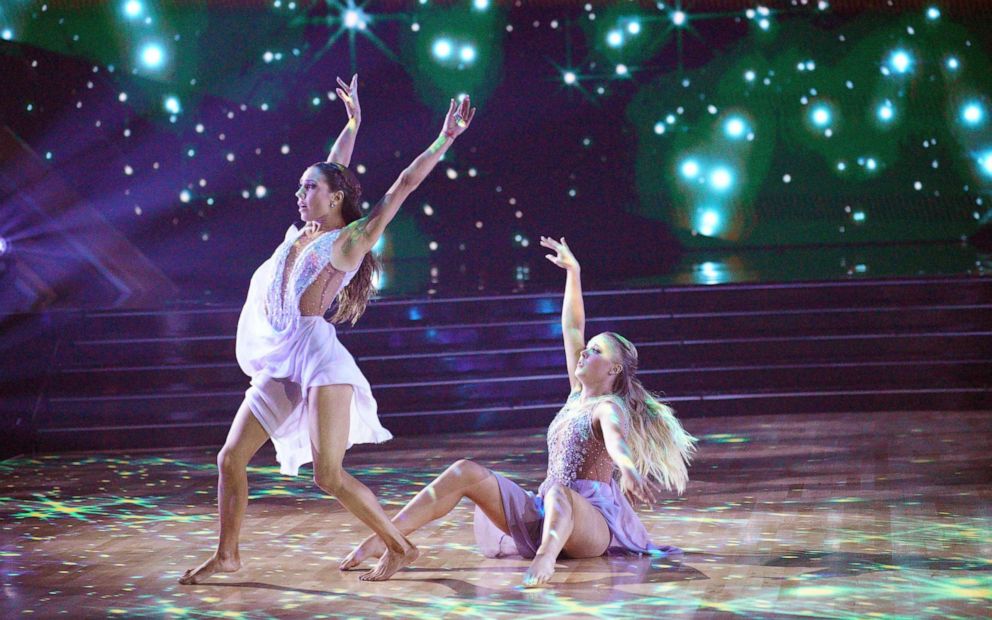 PHOTO: Jenna Johnson and Jojo Siwa perform on ABC's "Dancing with the Star," during an episode that aired on Nov 15, 2021.