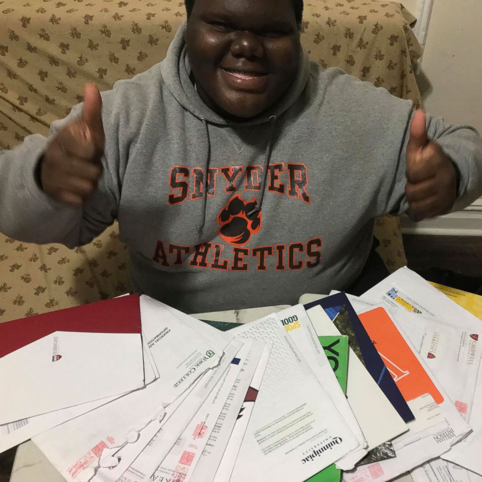 VIDEO: Teen gets accepted to 17 colleges after overcoming homelessness