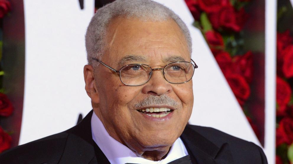 PHOTO: James Earl Jones arrives at the Tony Awards on June 12, 2016, in New York.