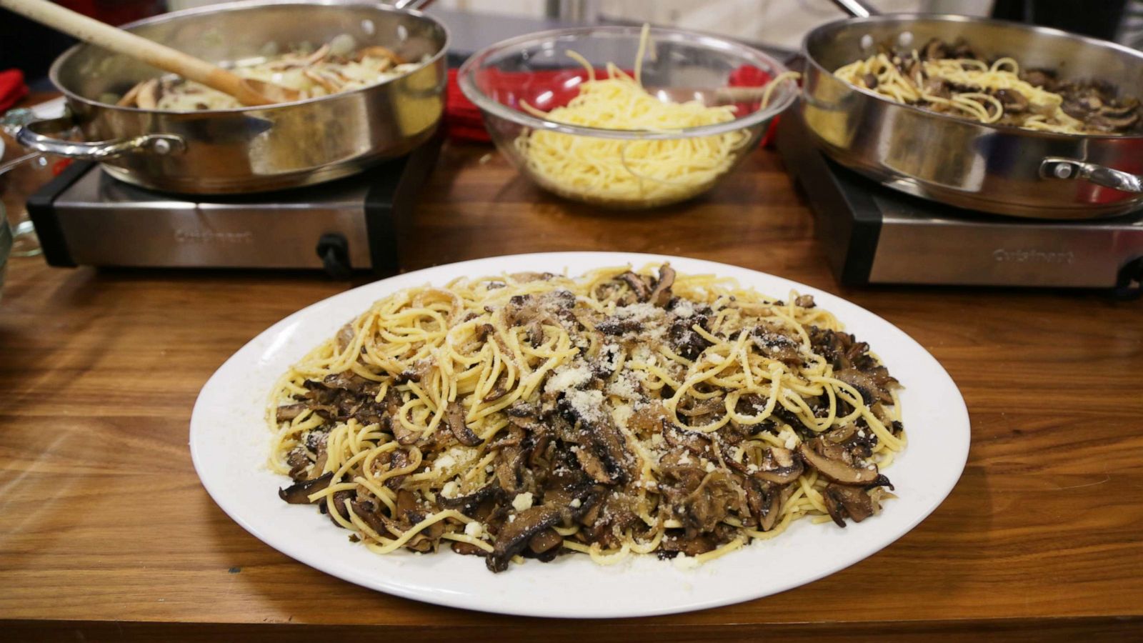 PHOTO: Supermarket mushroom spaghetti made by chef Alex Guarnaschelli.