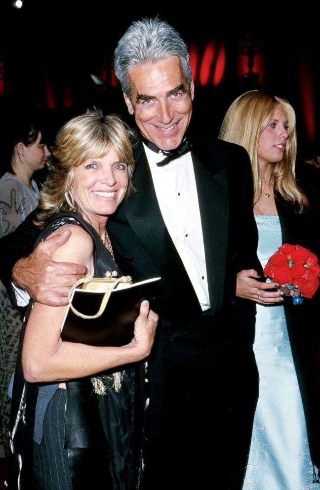 PHOTO: Katharine Ross and Sam Elliott during  the 72nd Annual Academy Awards in Los Angeles, March 26, 2000.