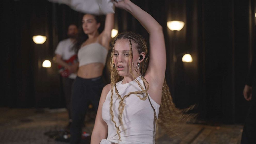 La estrella del pop palestino-chilena Eliana hará historia en el festival Coachella 2023