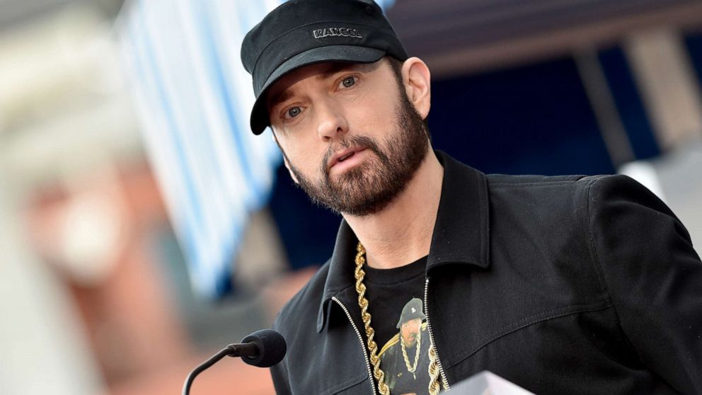 VIDEO: Eminem takes Oscars stage 17 years after win