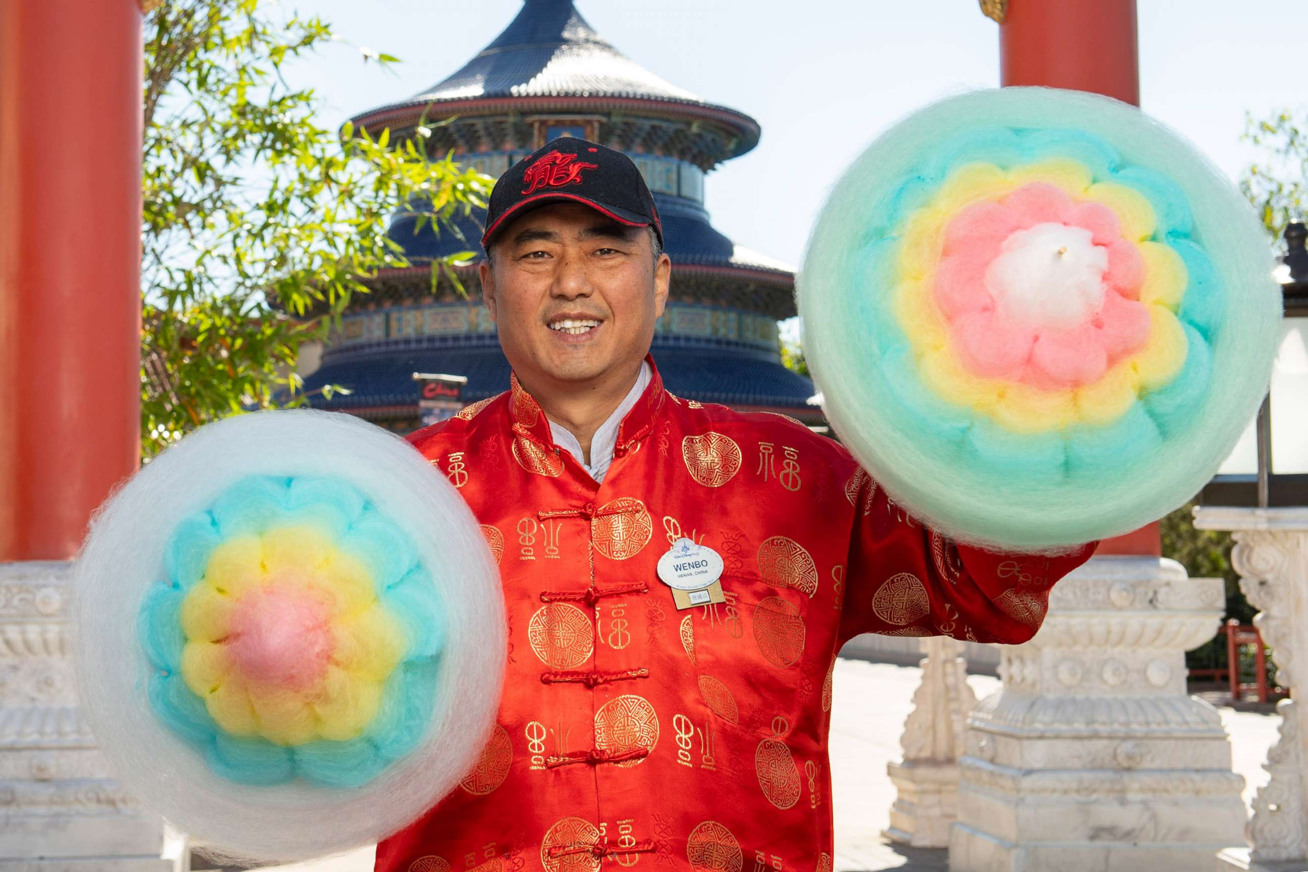 PHOTO: A Disney Chef creates a 5-layer cotton candy treat at Disney World.