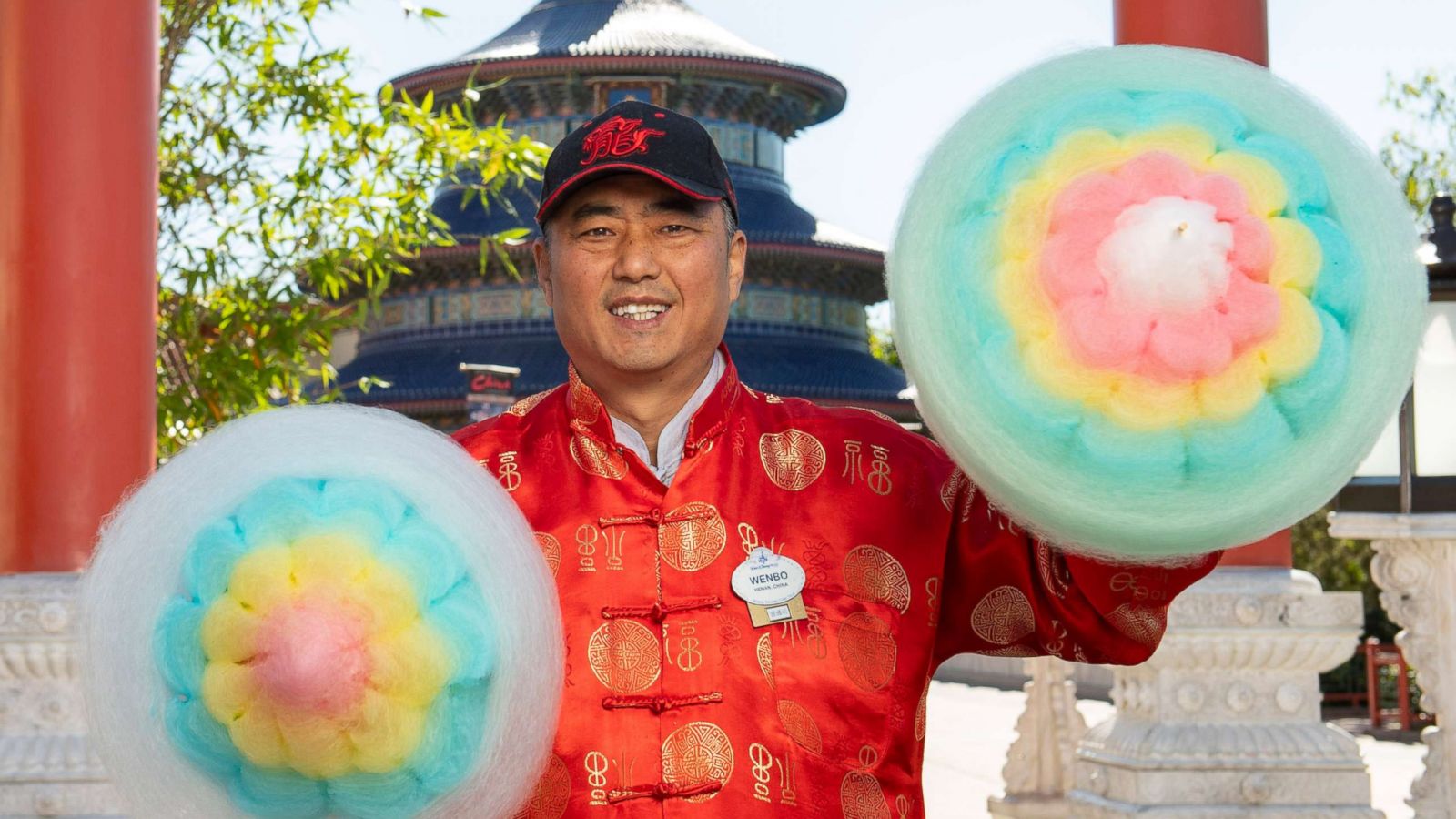 PHOTO: A Disney Chef creates a 5-layer cotton candy treat at Disney World.