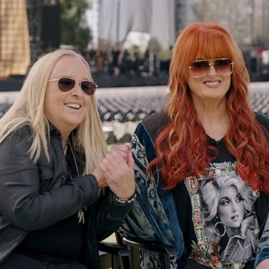 PHOTO: Melissa Etheridge and Wynonna Judd open up about grief, healing and resilience, sharing why now feels like the right time to tour together.