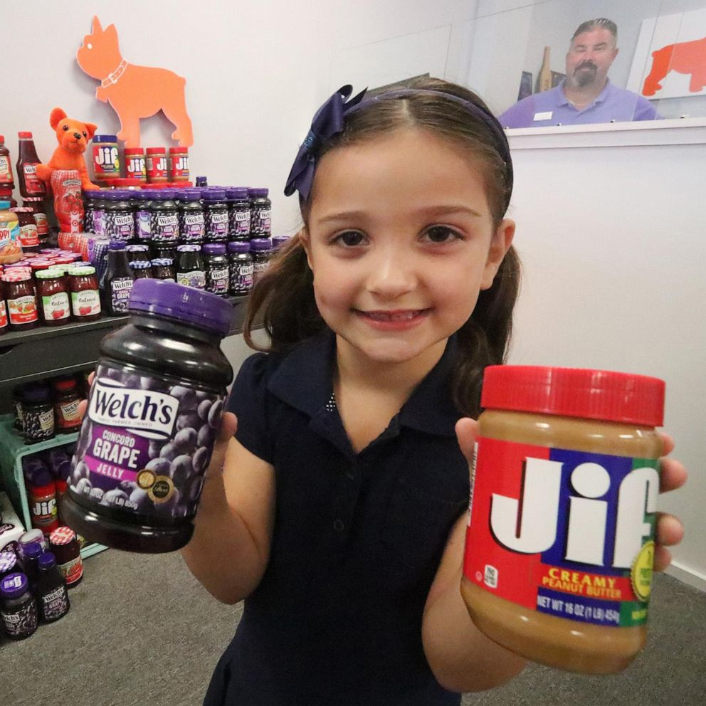 VIDEO: 6-year-old collects 1,000 jars of PB and J so classmates won't go hungry 