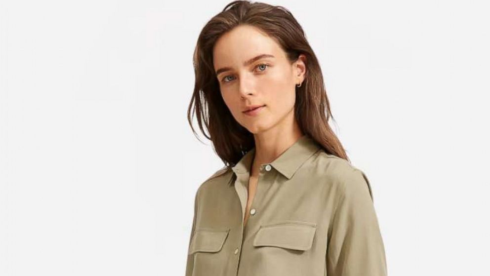 PHOTO: Everlane The Washable Silk Relaxed Shirt