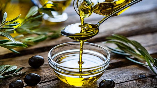 Nutritionists, Gut Health Experts Weigh In On TikTok Olive Oil Trend ...