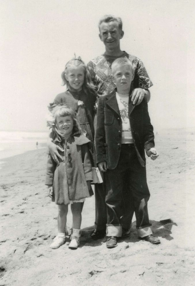 PHOTO: Suzanne Somers, bottom left, with her older sister Maureen, her little brother Danny, and her father, Frank Mahoney.