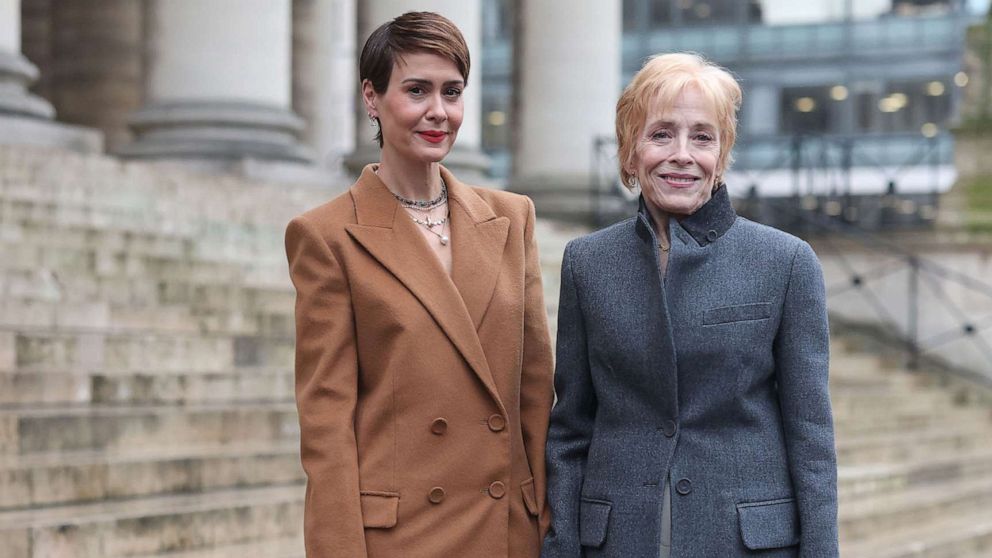 PHOTO: Sarah Paulson and Holland Taylor attend the Fendi Couture fashion show, Jan. 26, 2023 in Paris.