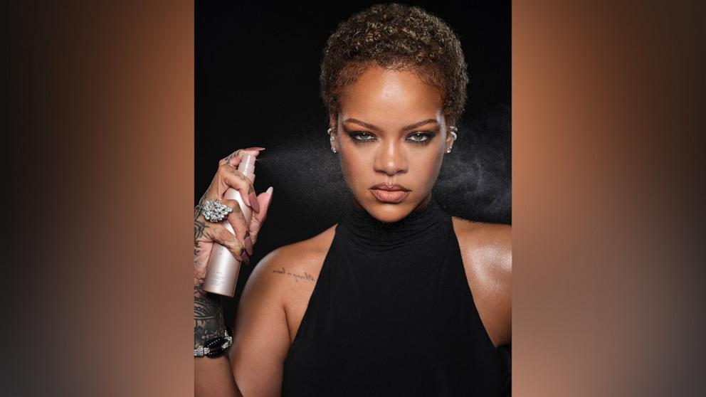 rihanna glutathione Shows You How to Sparkle With Fenty Skin & Fenty Beauty Rihanna Applied Her Fenty Blotting