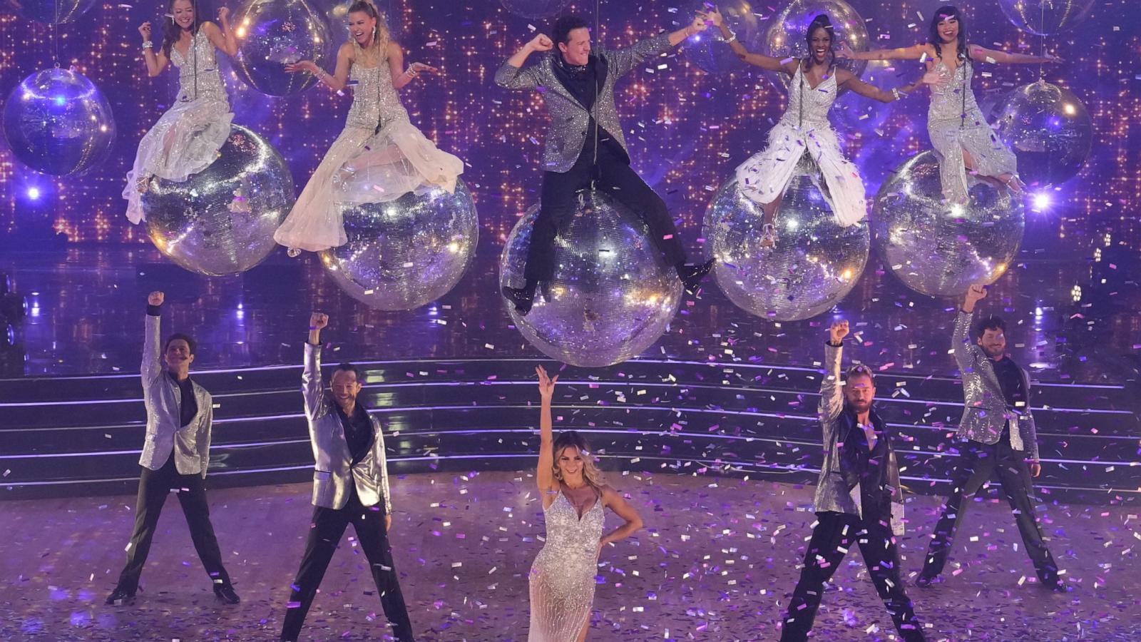 PHOTO: The opening number from the "Dancing with the Stars" Season 32 finale