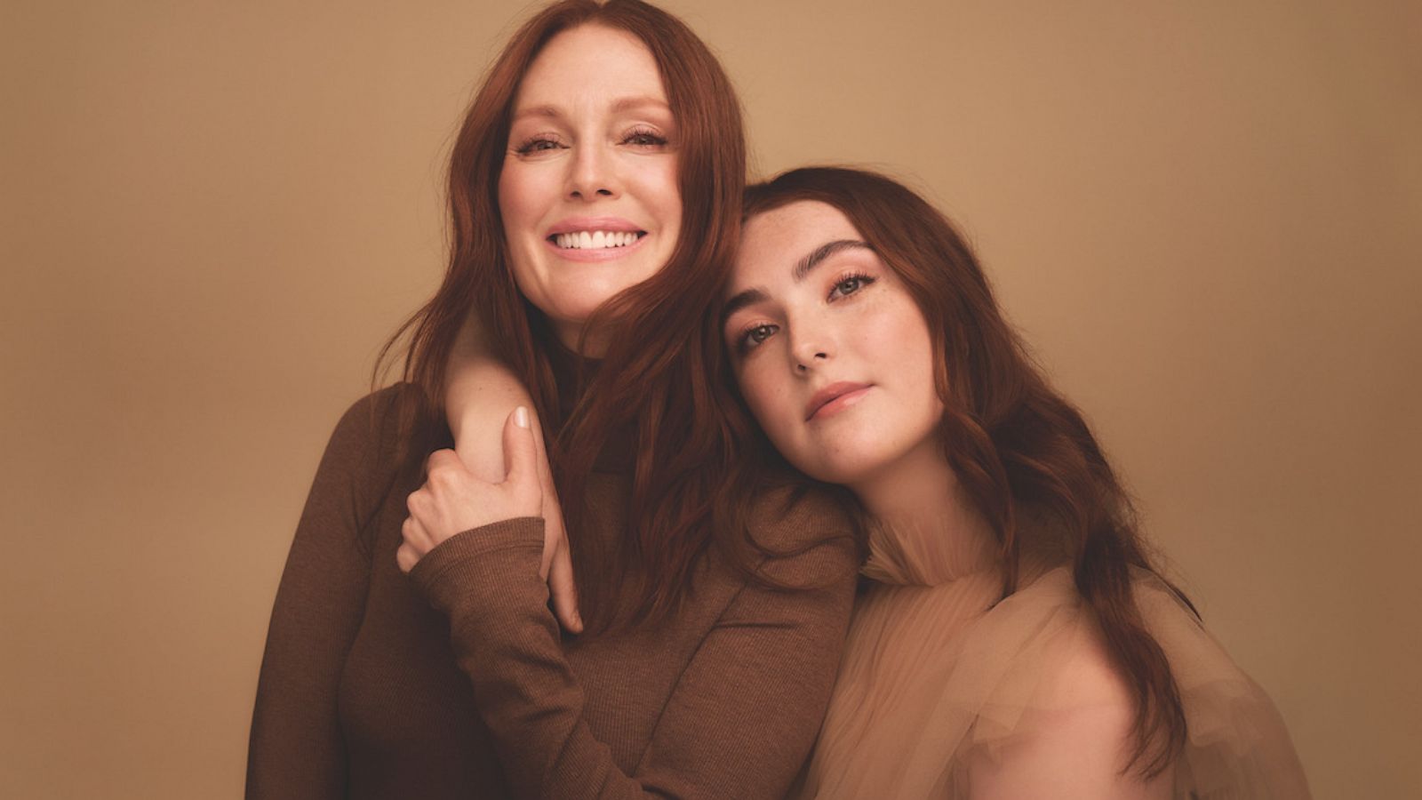 PHOTO: Julianne Moore and her daughter Liv Freundlich were photographed sporting matching looks for a new Hourglass "We Glow" cosmetics campaign.