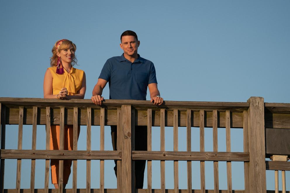 PHOTO: Kelly Jones (Scarlett Johansson) and Cole Davis (Channing Tatum) in "Fly Me to the Moon."