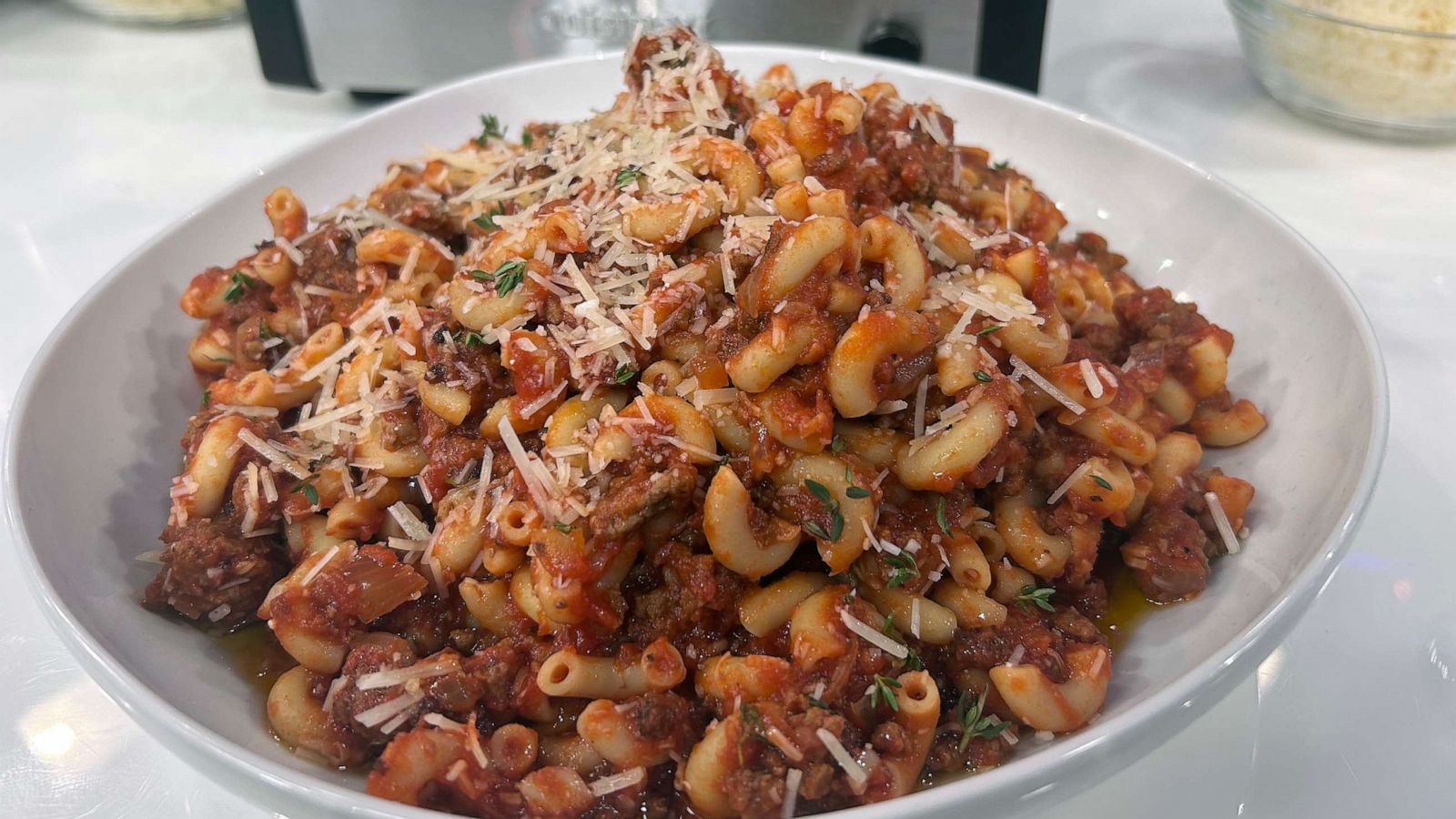 PHOTO: Chef Michael Symon drops by "GMA3" to make a delicious American goulash.