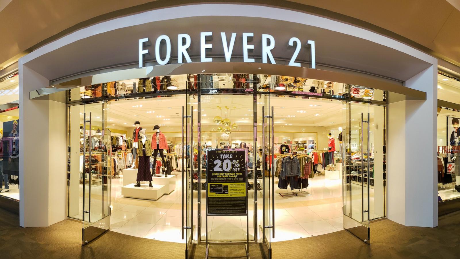 PHOTO: The Forever 21 store front, in Rockway, New Jersey.