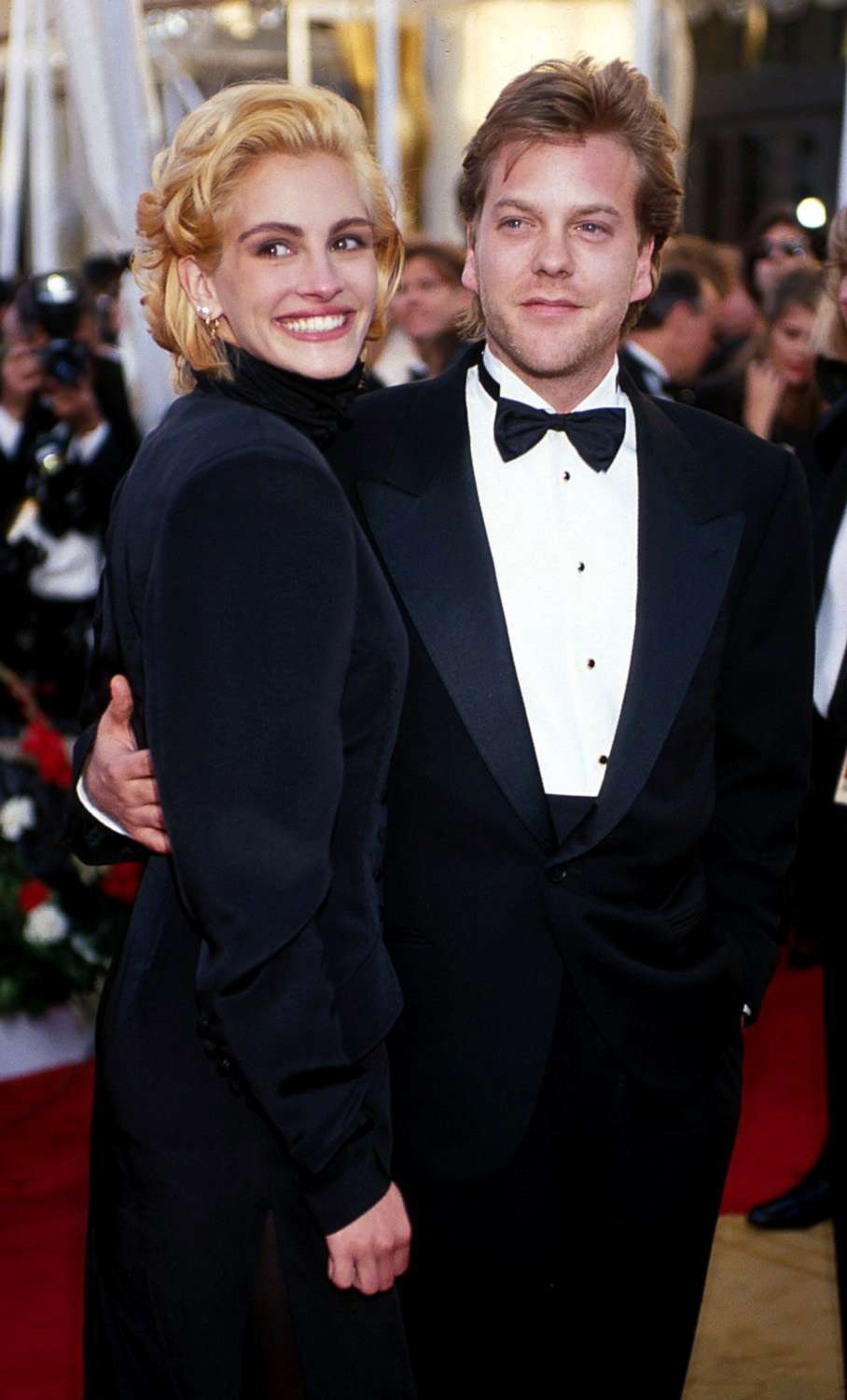 PHOTO: Julia Roberts and Kiefer Sutherland walk the red carpet for the 63rd Annual Academy Awards at the Shrine Auditorium in Los Angeles, March 25, 1991.
