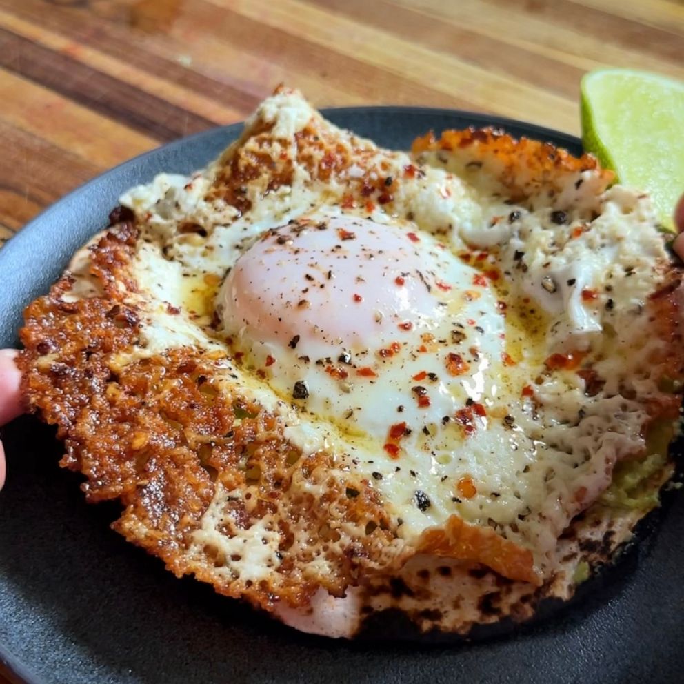 VIDEO: Try this quick and easy feta fried egg recipe 