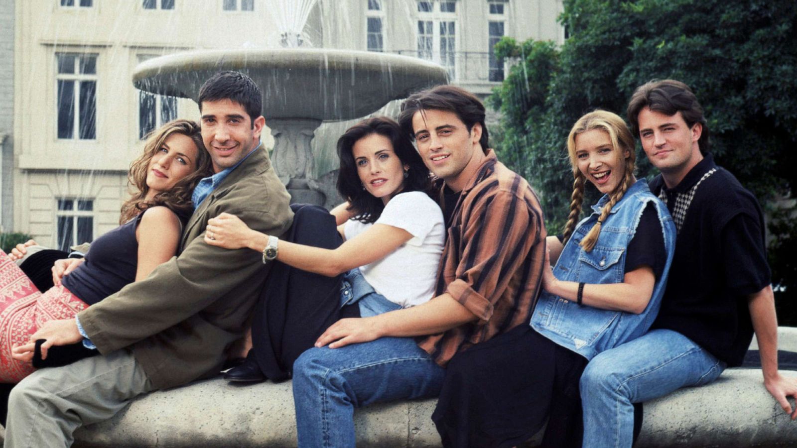 PHOTO: Jennifer Aniston as Rachel Green, David Schwimmer as Ross Geller, Courteney Cox as Monica Geller, Matt LeBlanc as Joey Tribbiani, Lisa Kudrow as Phoebe Buffay, Matthew Perry as Chandler Bing, as the cast of "Friends."