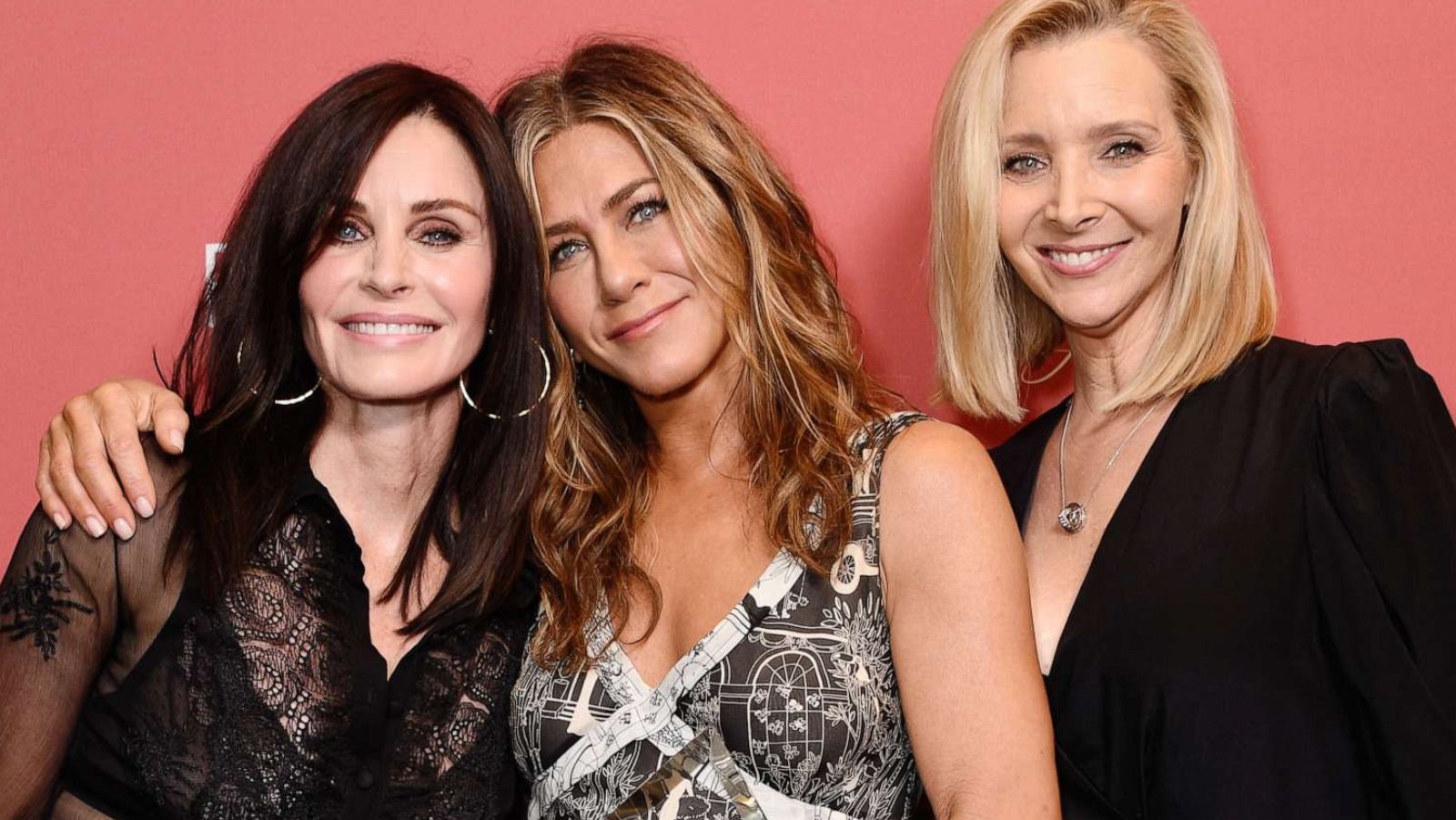 PHOTO: Courteney Cox, Jennifer Aniston and Lisa Kudrow attend SAG-AFTRA Foundation's 4th Annual Patron of the Artists Awards at Wallis Annenberg Center for the Performing Arts in Beverly Hills, Calif., Nov. 07, 2019.