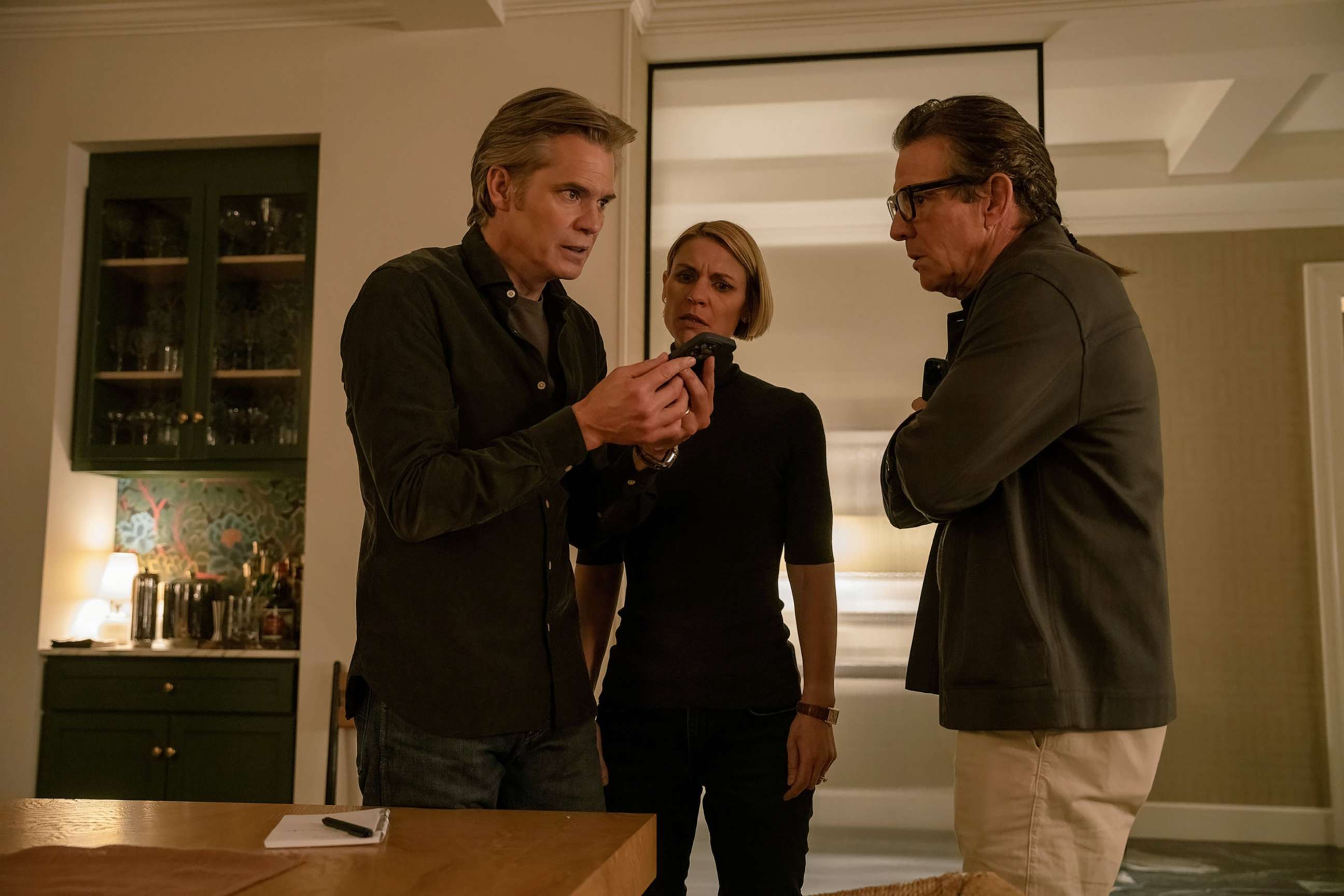 PHOTO: Timothy Olyphant, Claire Danes and Dennis Quaid in scene from the series, "Full Circle."