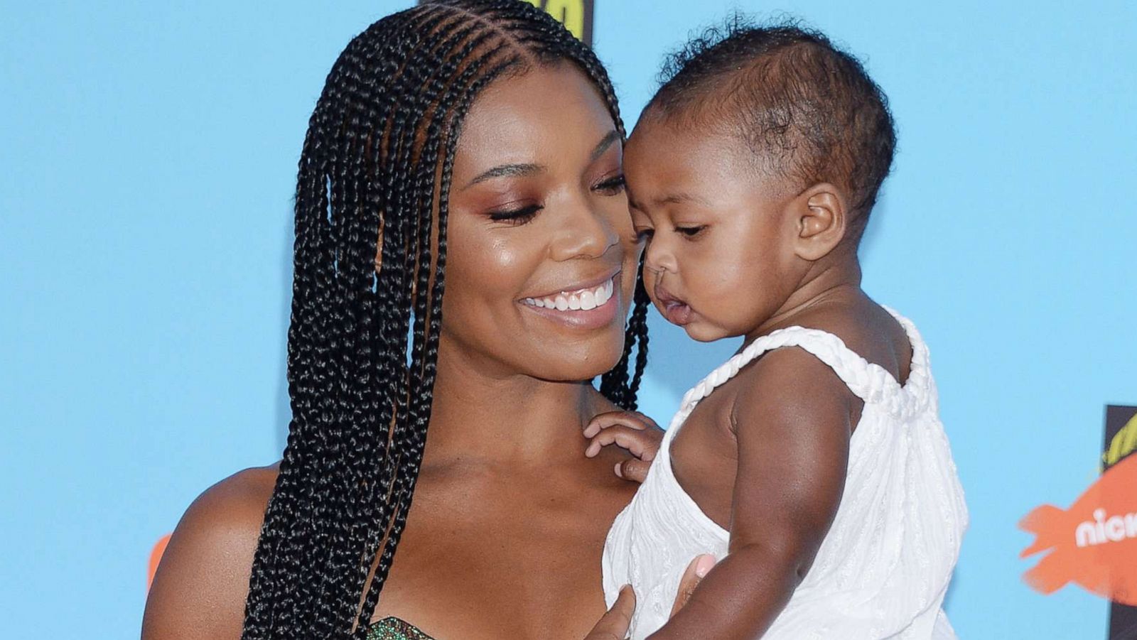 Watch Gabrielle Union S Daughter Say Her First Words Good Morning America