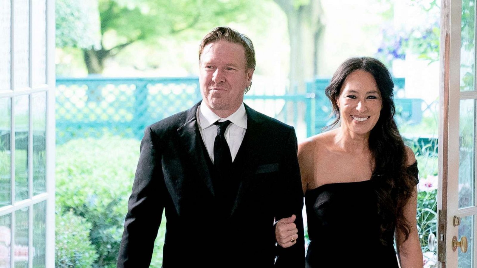 PHOTO: Television personalities Chip Gaines and Joanna Gaines arrive for a State Dinner with President Joe Biden and South Korean President Yoon Suk Yeol at the White House in Washington, D.C, on April 26, 2023.