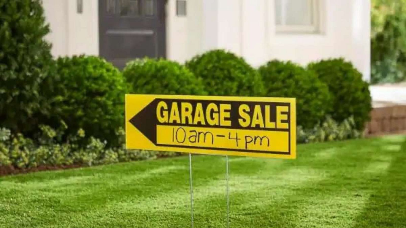 PHOTO: Everbilt Corrugated Plastic Garage Sale Sign