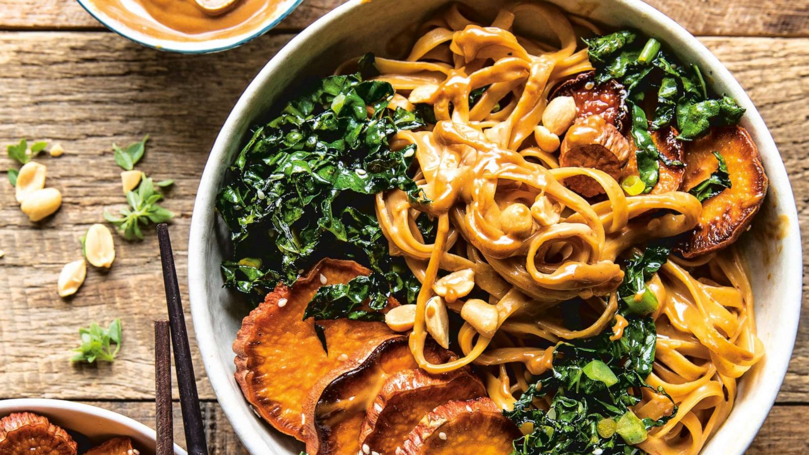 PHOTO: A bowl of garlic peanut noodles with sesame.