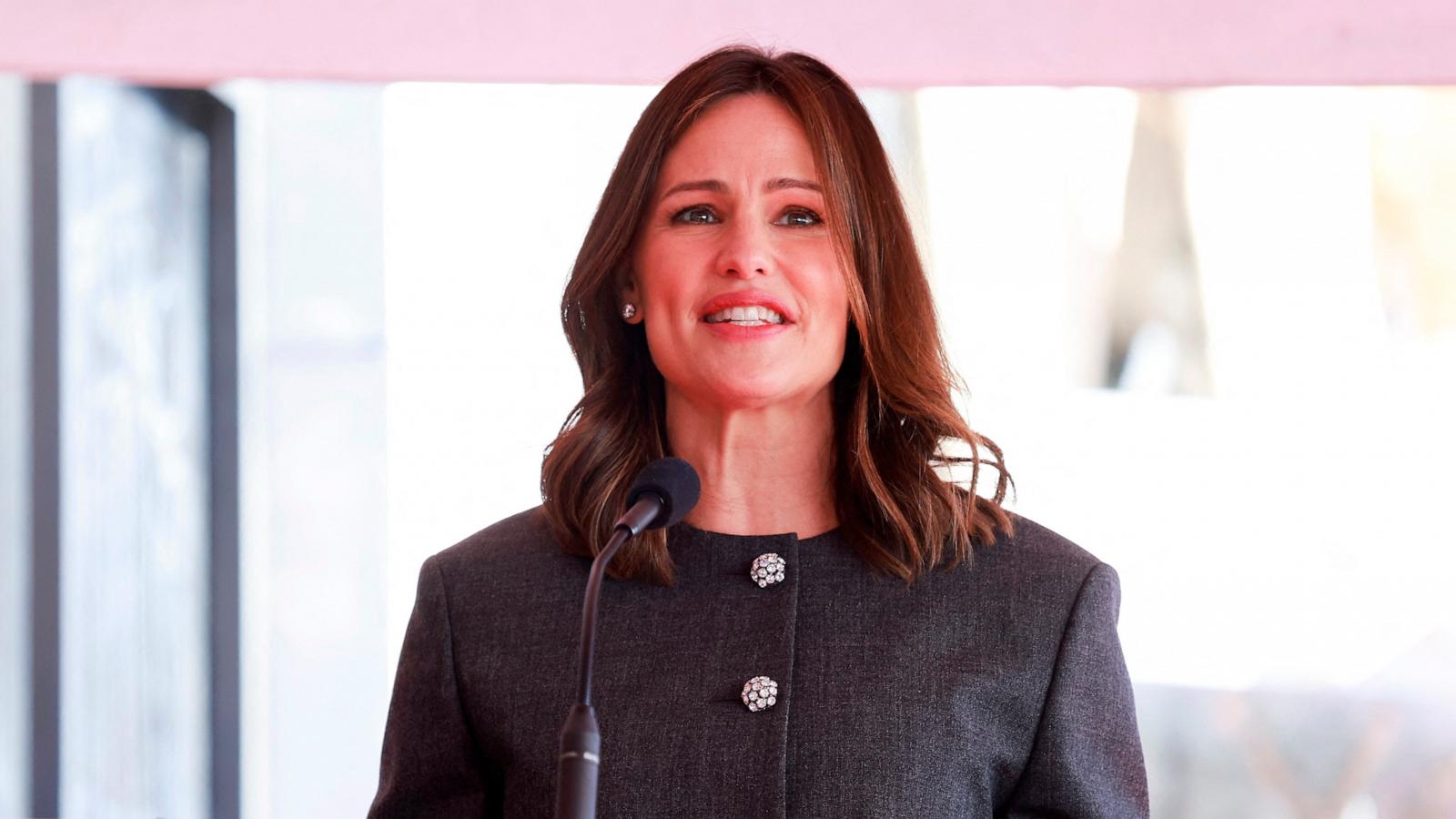 PHOTO: Jennifer Garner speaks at the Hollywood Walk of Fame ceremony honoring Mark Ruffalo in Los Angeles, Feb. 8, 2024.