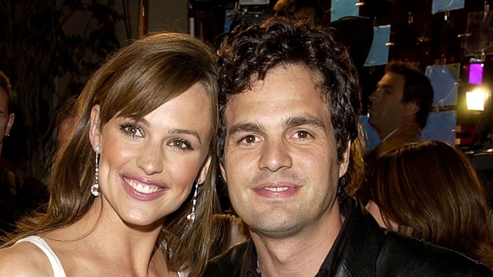 PHOTO: Jennifer Garner and Mark Ruffalo during "13 Going on 30" Premiere, April 14, 2004, in Westwood, Calif.