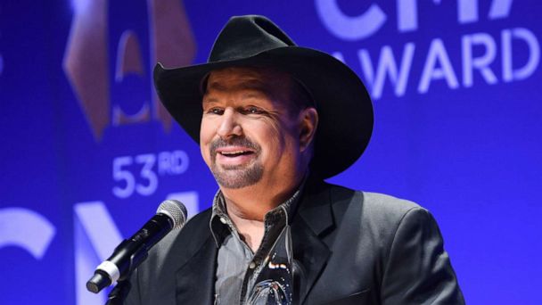 Garth Brooks drive-in concert coming to over 300 locations - Good Morning  America