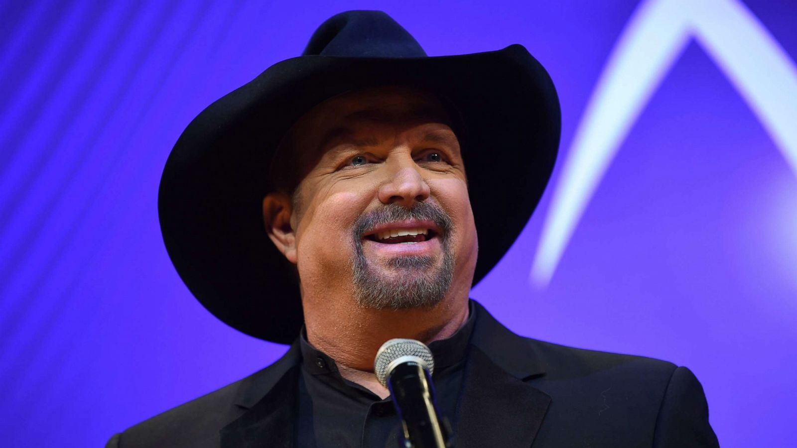 PHOTO: In this Nov. 14, 2018, file photo, Garth Brooks takes questions in the press room at the 52nd annual CMA Awards in Nashville.