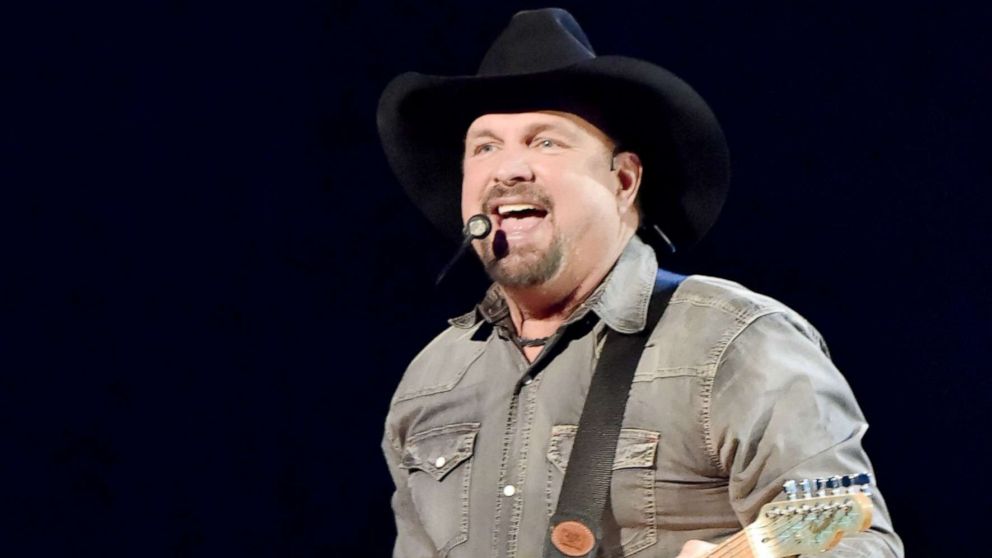 Garth Brooks' New Album Preview Delayed By Hand Injury - Abc News