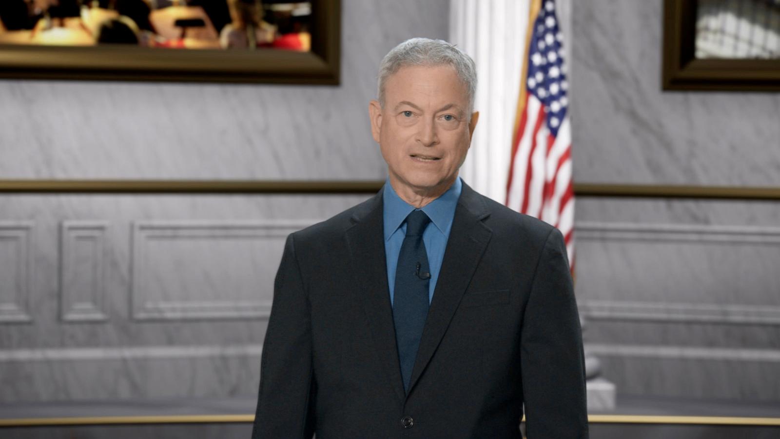 PHOTO: Gary Sinise hosts the 2021 National Memorial Day Concert in Washington, DC.