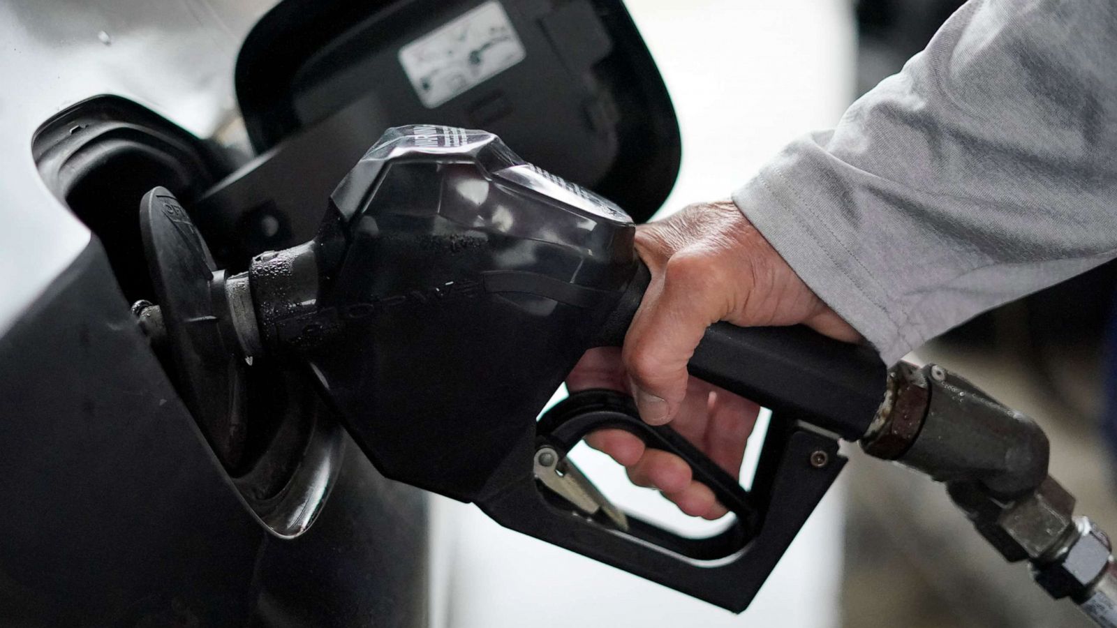 How You Can Buy Gas For Under $1 a Gallon - ABC News