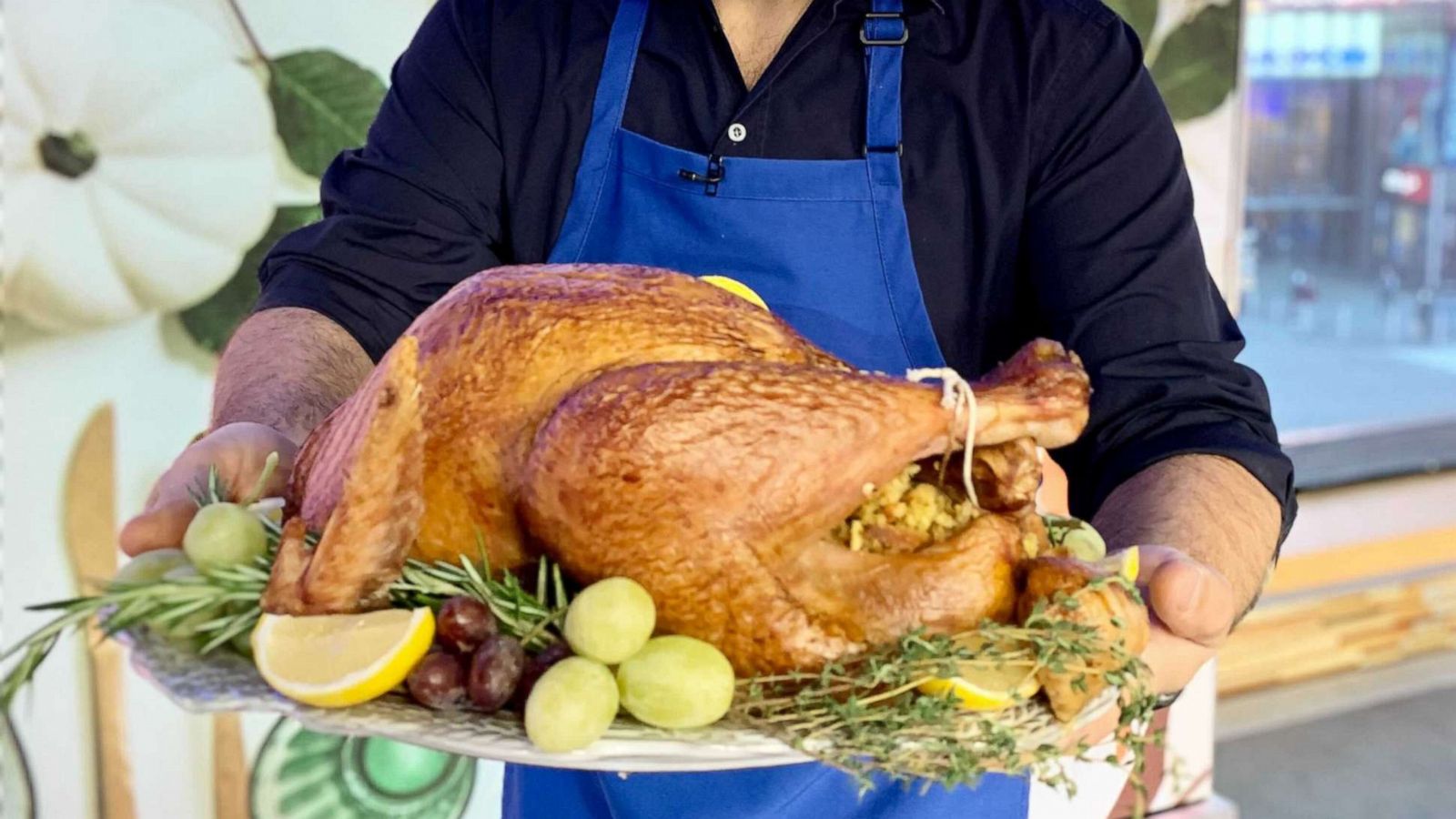 PHOTO: George Duran shares his last-minute turkey tips ahead of Thanksgiving on "GMA."