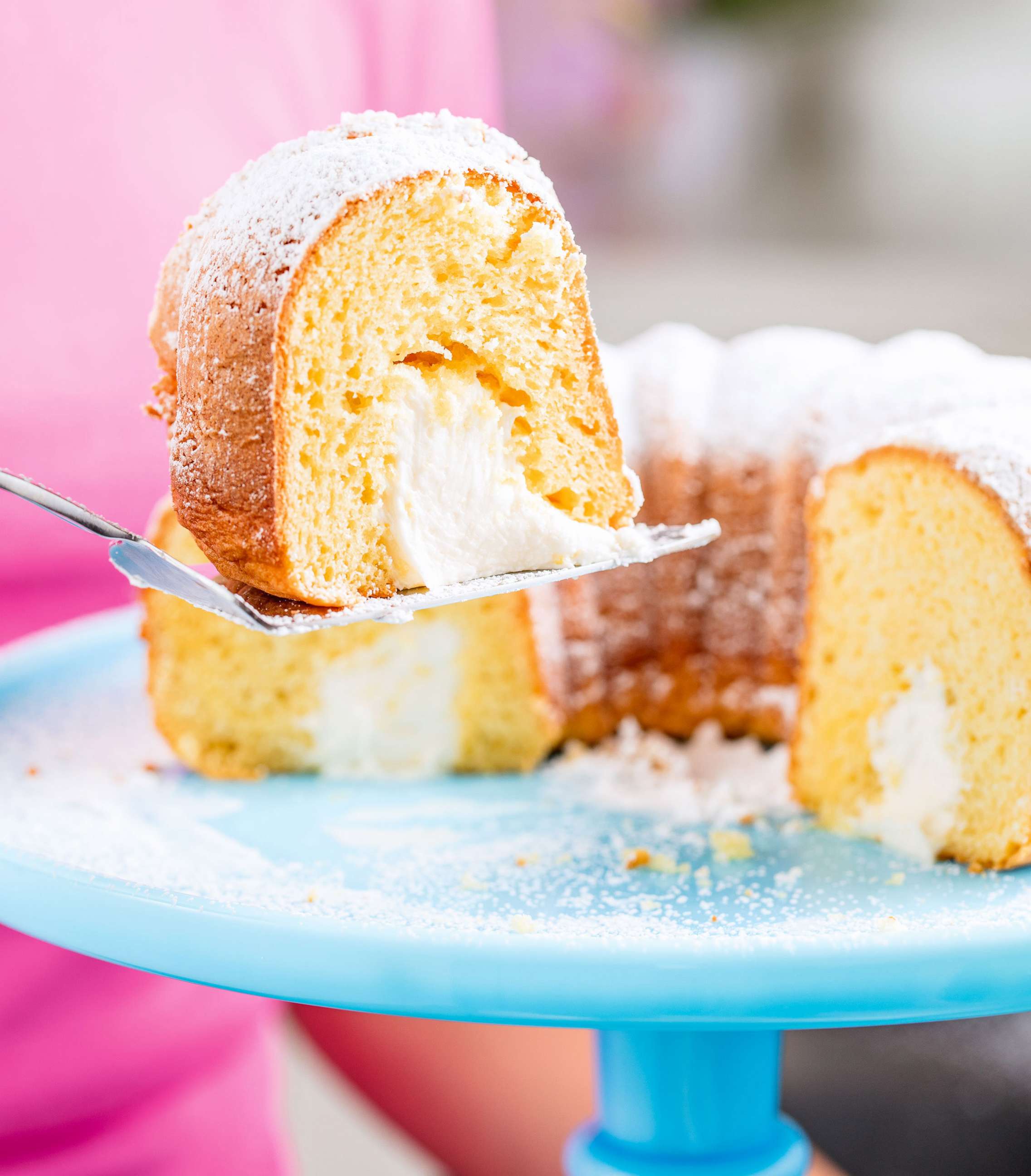 PHOTO: Giant Twinkie cake from the "Delish: Eat Like Every Day's The Weekend" cookbook.