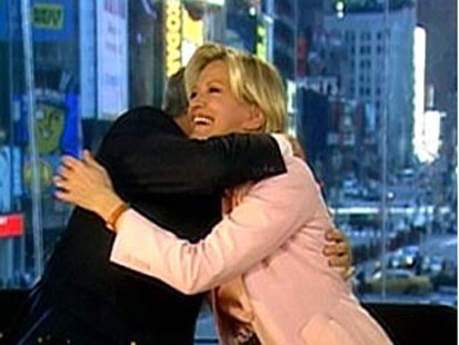 VIDEO: GMA co-anchors say goodbye to Charlie Gibson.