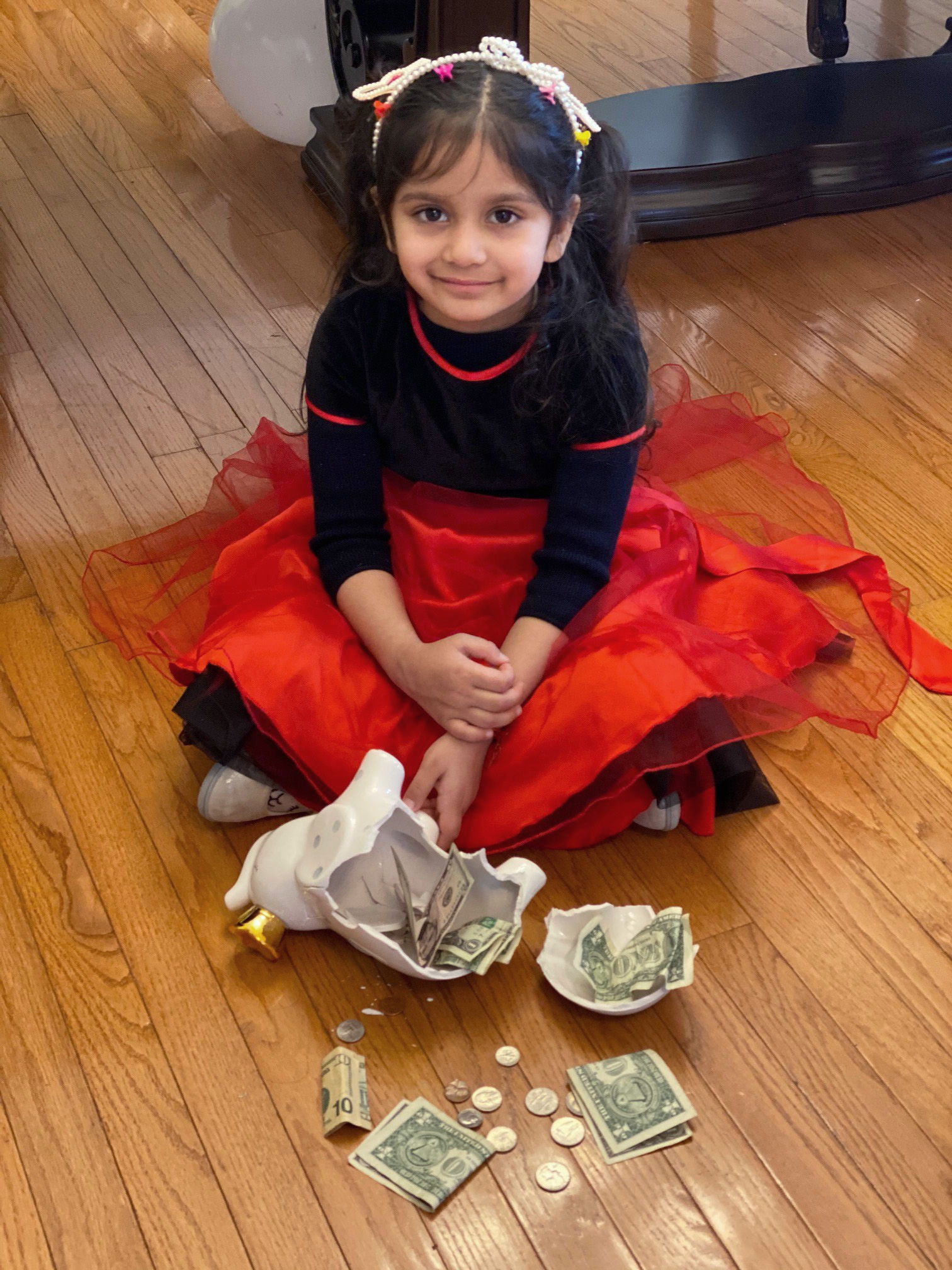 PHOTO: Aryana Chopra, 5, used her own piggy bank money to deliver gifts and New Year's cards to nursing home residents.