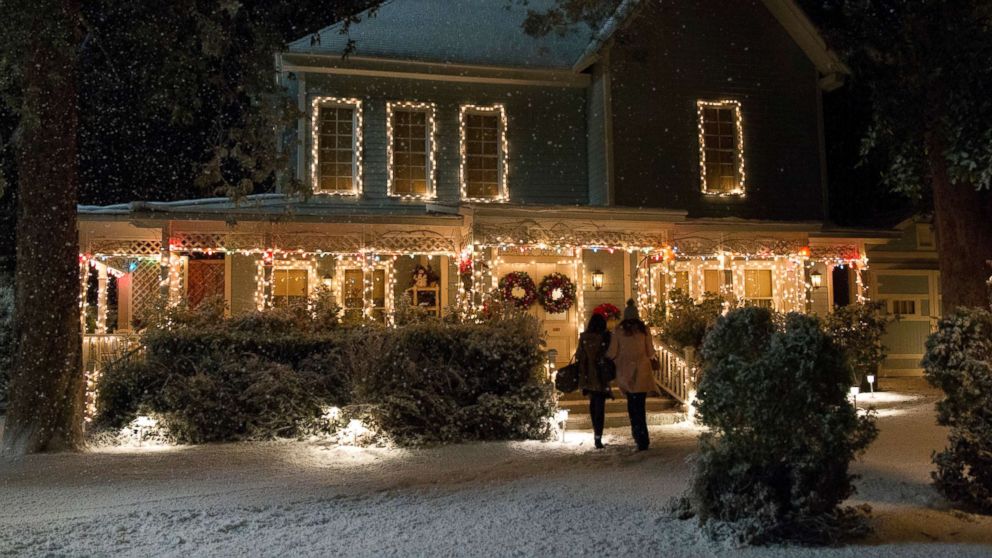 9 'Gilmore Girls' Christmas and Holiday Episodes