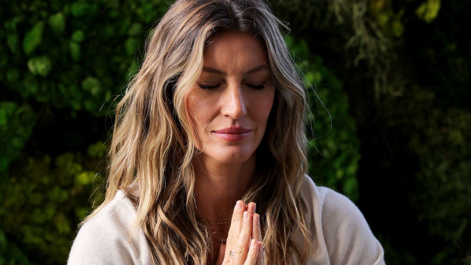 PHOTO: Gisele Bundchen participates in a meditation at the Gisele Bundchen x Gaia Herbs Launch Event on September 15, 2023 in New York City.