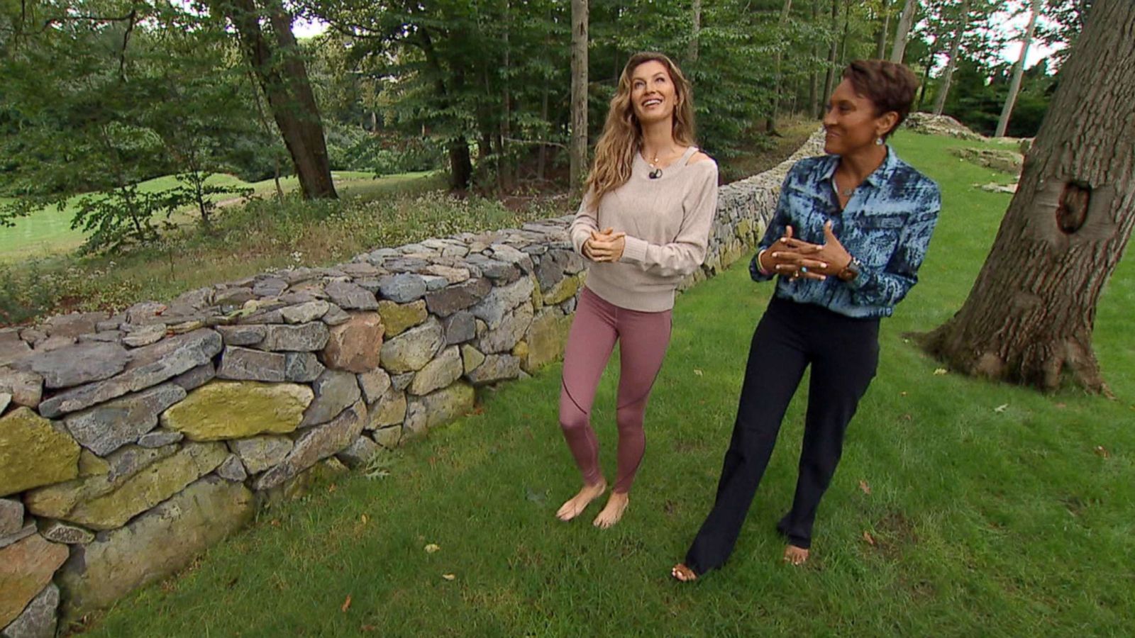 PHOTO: "Good Morning America" anchor Robin Roberts interviews Gisele Bundchen about her new book, "Lessons."