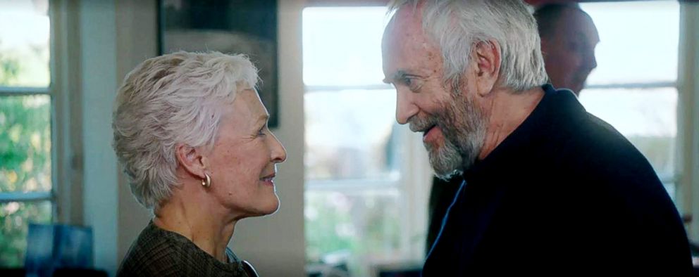 PHOTO: Glenn Close and Jonathan Pryce in a scene from "The Wife."