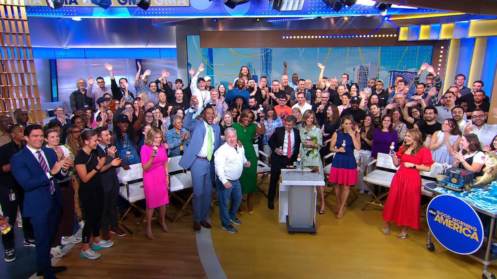 PHOTO: "Good Morning America" co-anchors and crew say goodbye to Times Square studio.